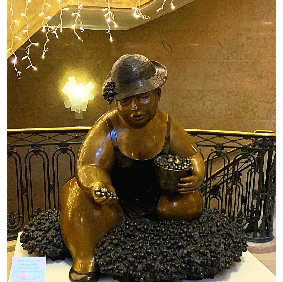 A bronze statue inside the Fairmont Le Château Frontenac, Québec City.